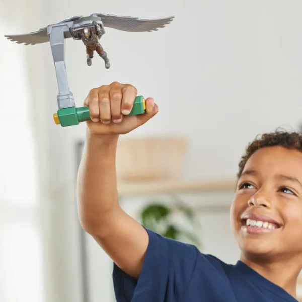 CAP_NWo_SW_G0076_no8 Marvel Figura Falcon Vuelo Controlado